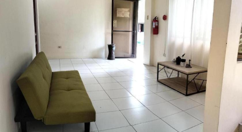 Hotel Oyo 800 Ddd Habitat Dormtel 2*