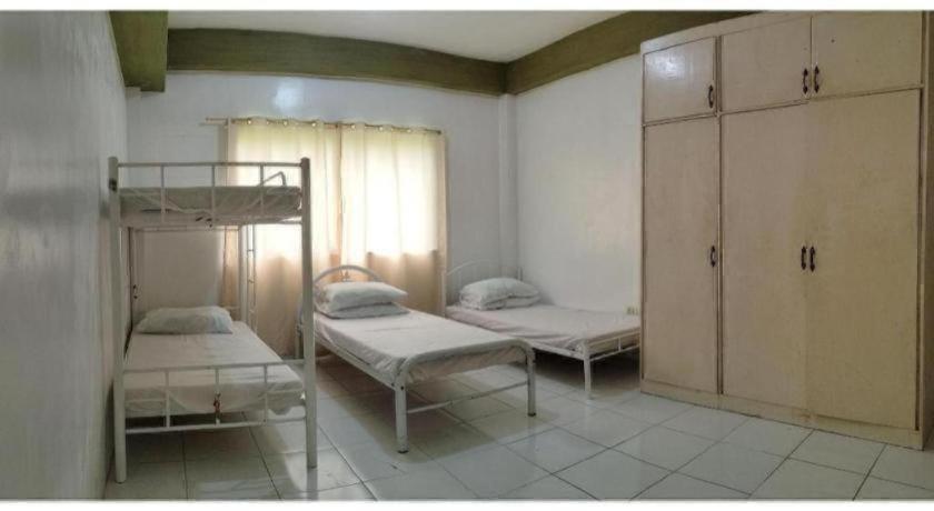 Oyo 800 Ddd Habitat Dormtel 2* Bacolod