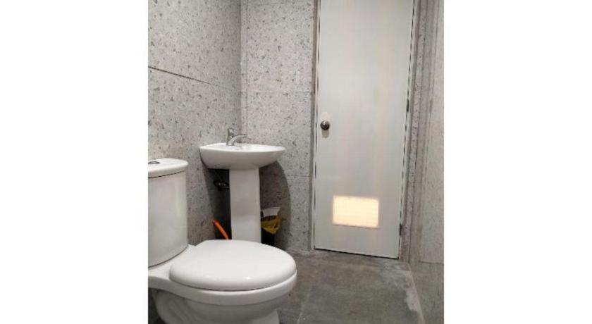 Hotel Oyo 800 Ddd Habitat Dormtel Bacolod